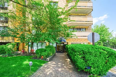 141 Great Neck Rd #1G, North Hempstead, NY 11021