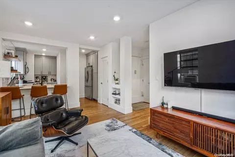 68-20 Burns St #A1, New York, NY 11375
