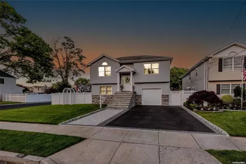 143 Grand Blvd, Massapequa Park, NY 11762