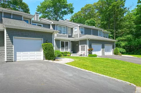 26 Wildberry Ct #-, Commack, NY 11725