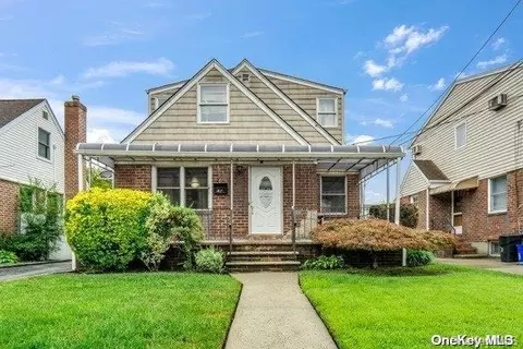 26 Orchard Pl, Valley Stream, NY 11580