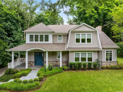 7 Aspen Gate, North Hempstead, NY 11030