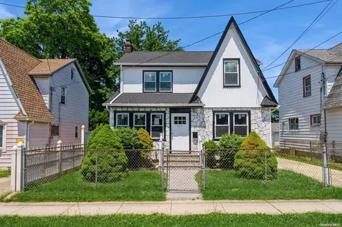173 Yale St, Hempstead, NY 11550