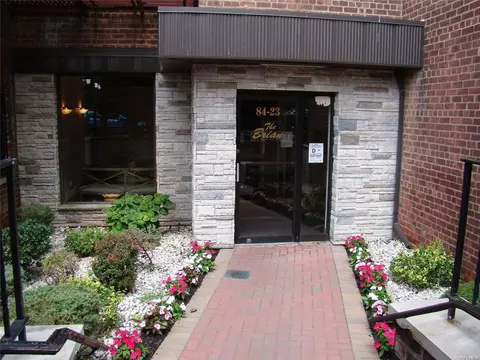 84-23 Manton St #3F, Jamaica, NY 11435