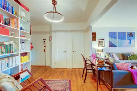 39-25 51st St #1C, New York, NY 11377