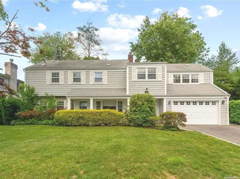 8 Ridge Rd, North Hempstead, NY 11507