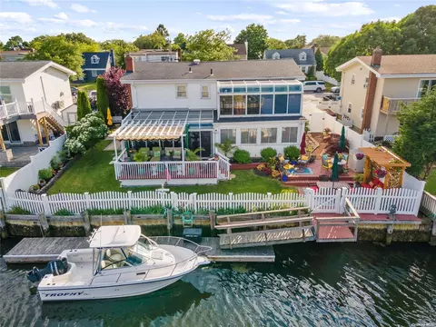2917 Eastern Blvd, Baldwin, NY 11510