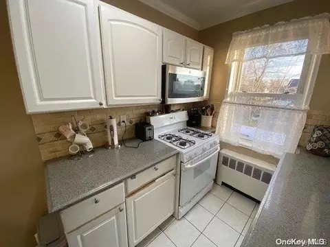 149 Smith St #E-22, Freeport, NY 11520 photo 9