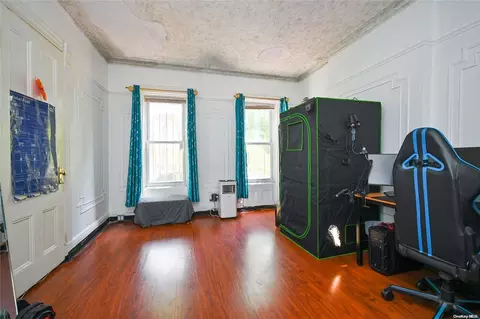 468 Crescent St, Brooklyn, NY 11208