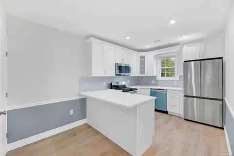 90-25 215th Pl, New York, NY 11428