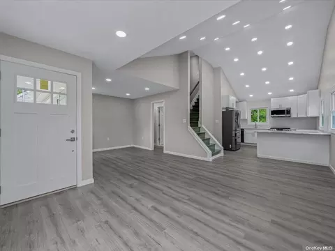 31 Frederick Ave, Roosevelt, NY 11575