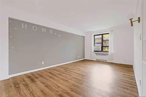 25-12 Union St #5A, Flushing, NY 11354