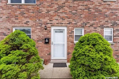 1030 Franklin Ave #7, Valley Stream, NY 11580