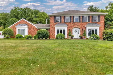14-16 Springmeadow Dr, Kings Park, NY 11754