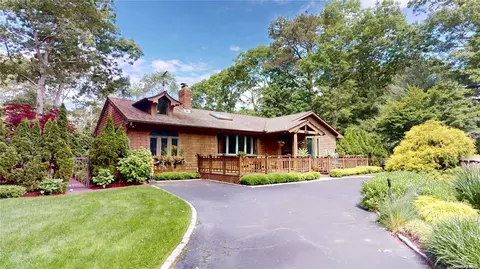 32 Baycrest Ave, East Quogue, NY 11942