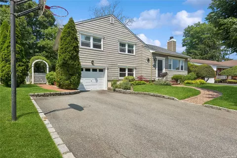 770 Bruce Dr, East Meadow, NY 11554