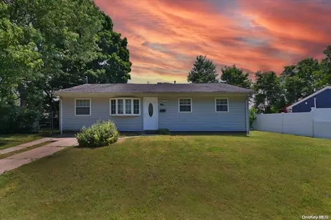 1709 Westwood Blvd, Bay Shore, NY 11706