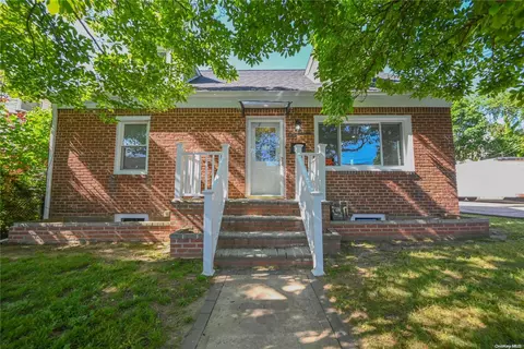 18 Hoffman Ave, Elmont, NY 11003