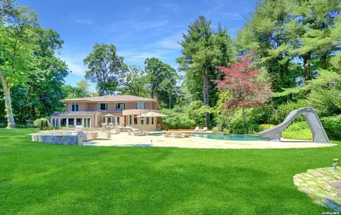 11 Forest Dr, North Hempstead, NY 11050