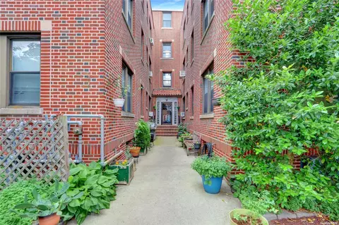 5 N Tyson Ave #C3, Floral Park, NY 11001