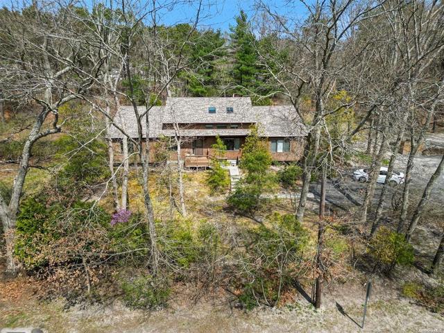 43 South St, Manorville, NY 11949