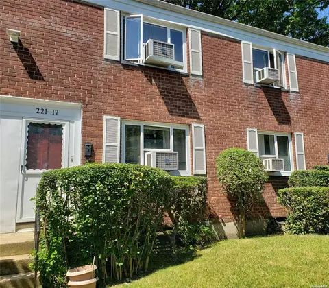 221-17 Manor Rd #LOWER, New York, NY 11427