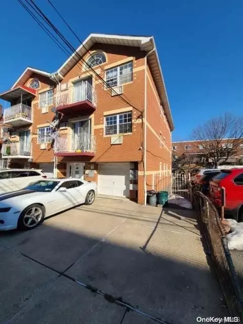 59-17 Van Doren St, New York, NY 11368