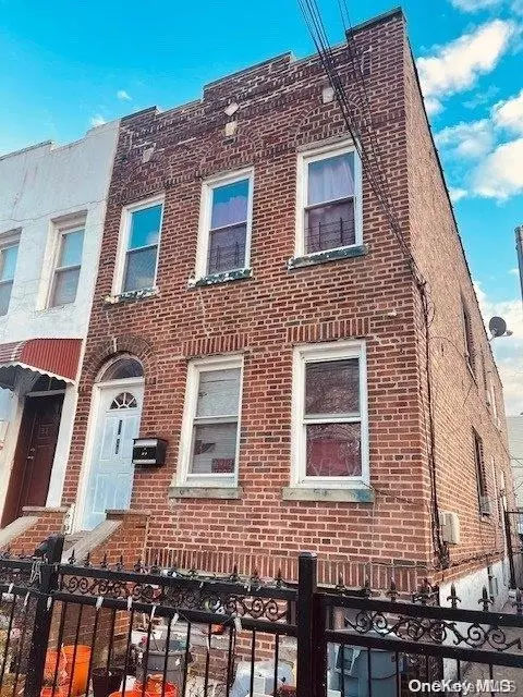 97-16 32nd Ave, East Elmhurst, NY 11369