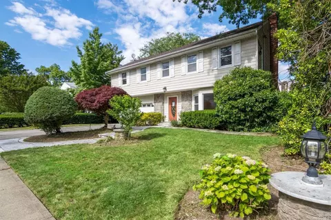 534 Ellison Ave, North Hempstead, NY 11590
