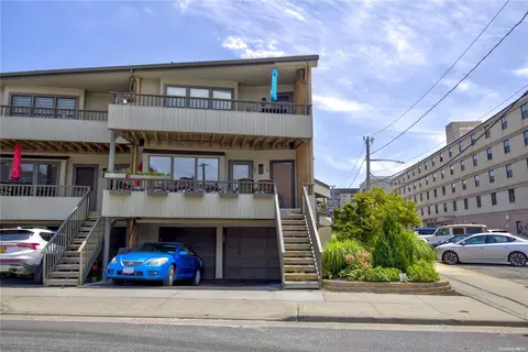 70 Pacific Blvd #10, Long Beach, NY 11561