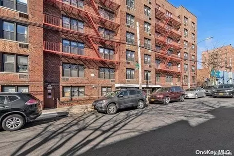 87-70 173 St #6H, Jamaica, NY 11432