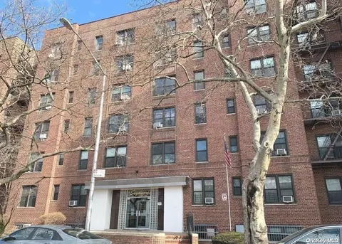 84-31 Van Wyck Expy #4B, Briarwood, NY 11435