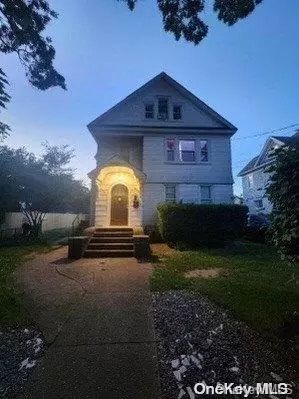 216 Randall Ave, Freeport, NY 11520