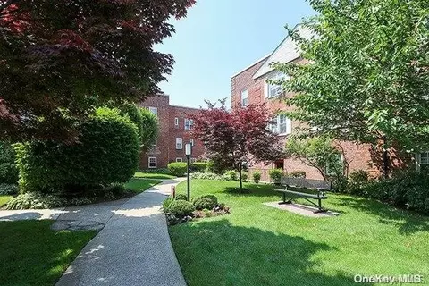 200 N Village Ave #C7, Rockville Centre, NY 11570