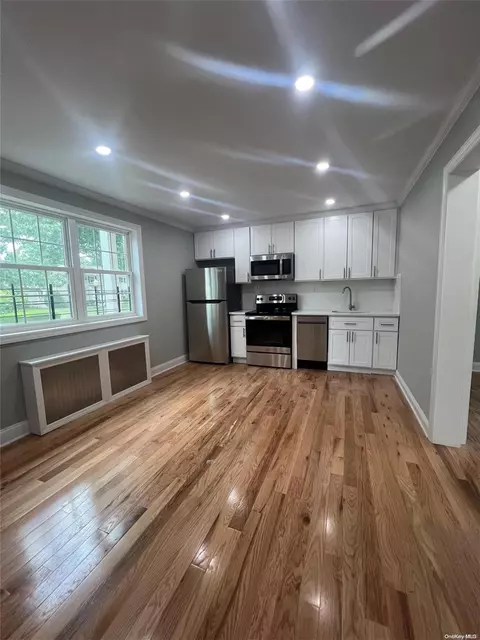 67-31 223 Pl #1A, Oakland Gardens, NY 11364