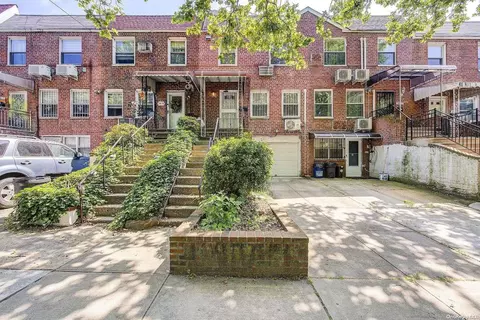 56-15 Clearview Expy, New York, NY 11364