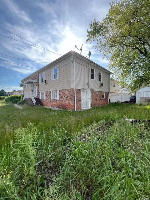 15-45 Dunbar St, Far Rockaway, NY 11691