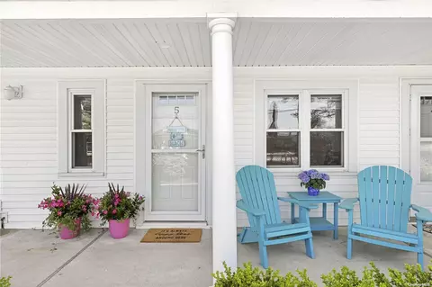 58 Library Ave #5, Westhampton Beach, NY 11978