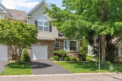 7 Mohannis Way #N/A, Kings Park, NY 11754
