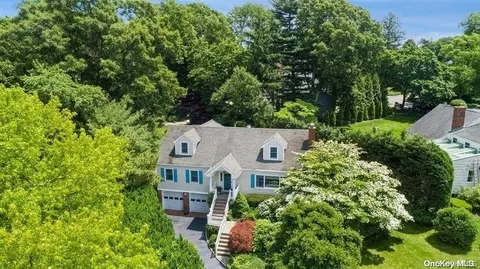 32 Landing Rd, Huntington, NY 11743