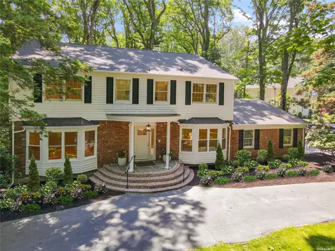 55 Woodland Dr, Oyster Bay, NY 11771
