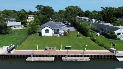 14 Penny Ln # C, Hampton Bays, NY 11946