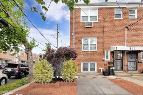 61-27 69th St, New York, NY 11379