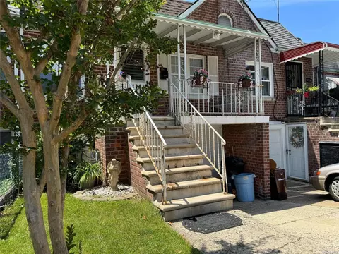 57-38 163rd St, New York, NY 11365