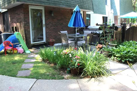 504 Daryl Dr #504, Medford, NY 11763