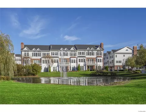 1007 Mill Crk N #10-07, North Hempstead, NY 11576