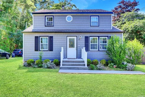 46 Bernstein Blvd, Center Moriches, NY 11934