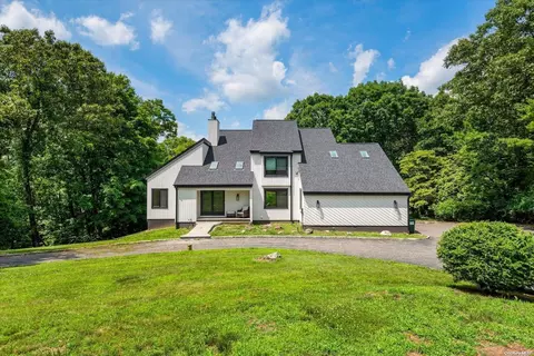 10 Chapel Ct, Lewisboro, NY 10597