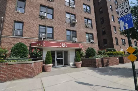 48-21 40th St #5G, New York, NY 11104