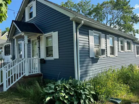 495 Sweezy Ave, Riverhead, NY 11901